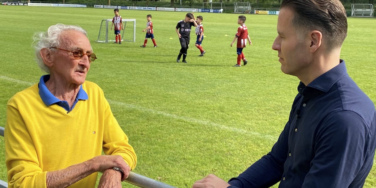 Afscheidswedstrijd voor Joop (87)