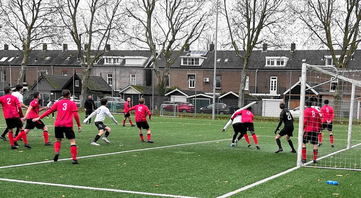 Tweede elftal uurtje later