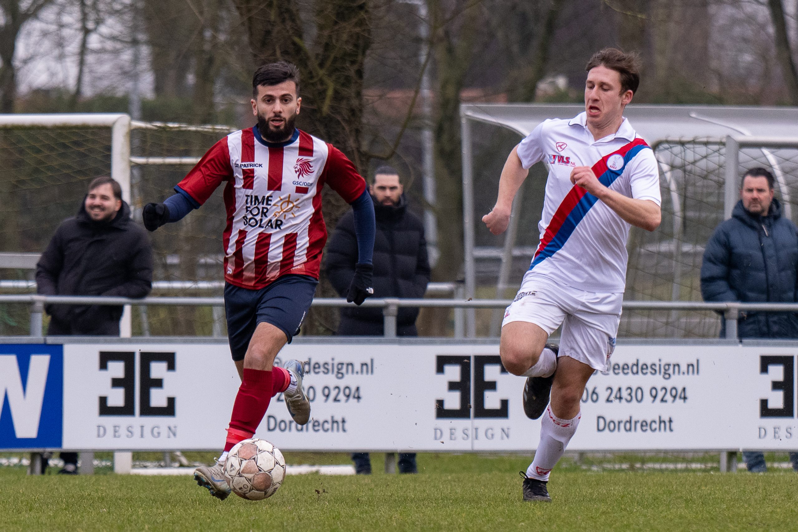 Eerste elftal onderuit bij koploper