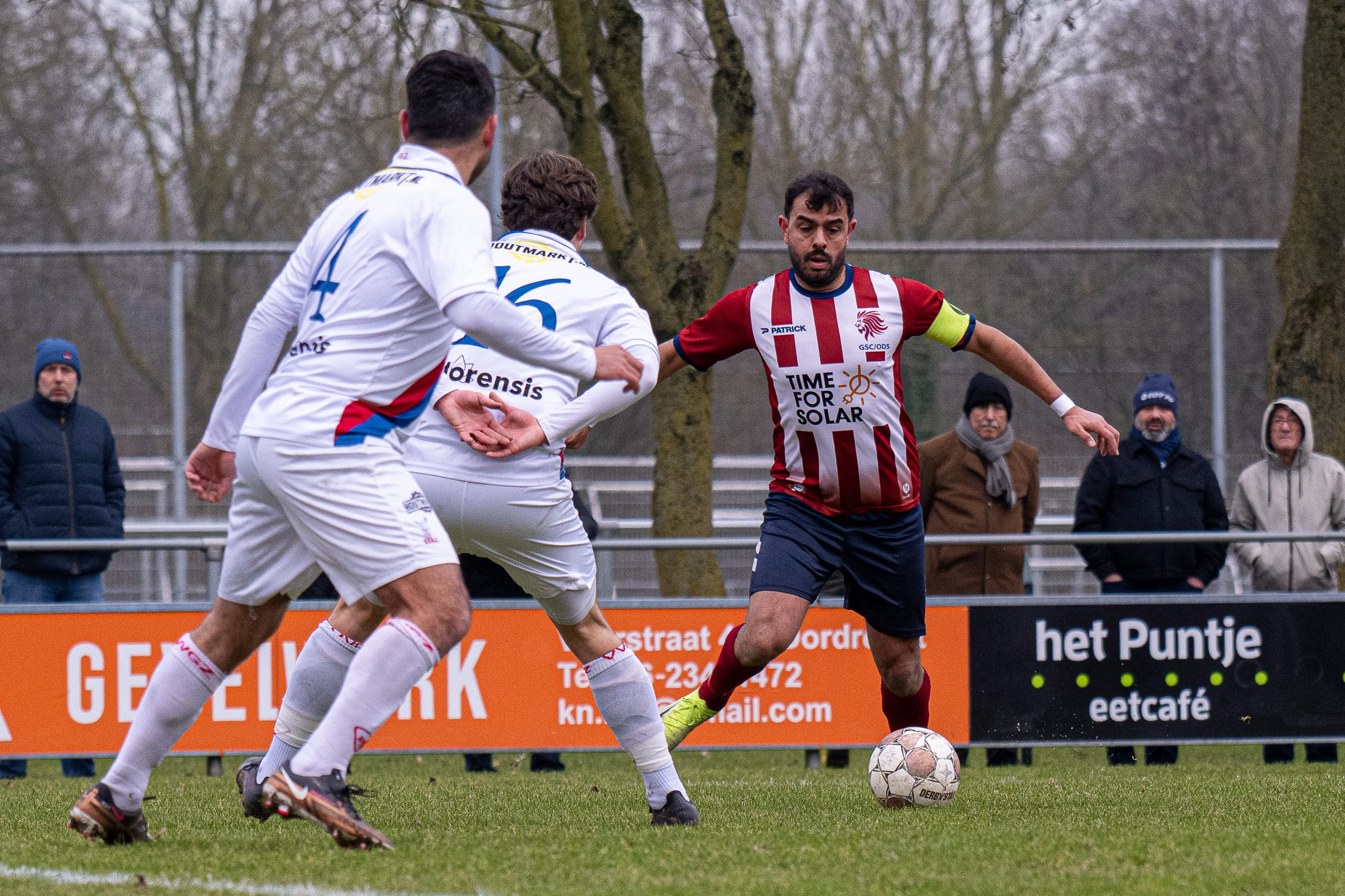 Eerste elftal sterk gestart