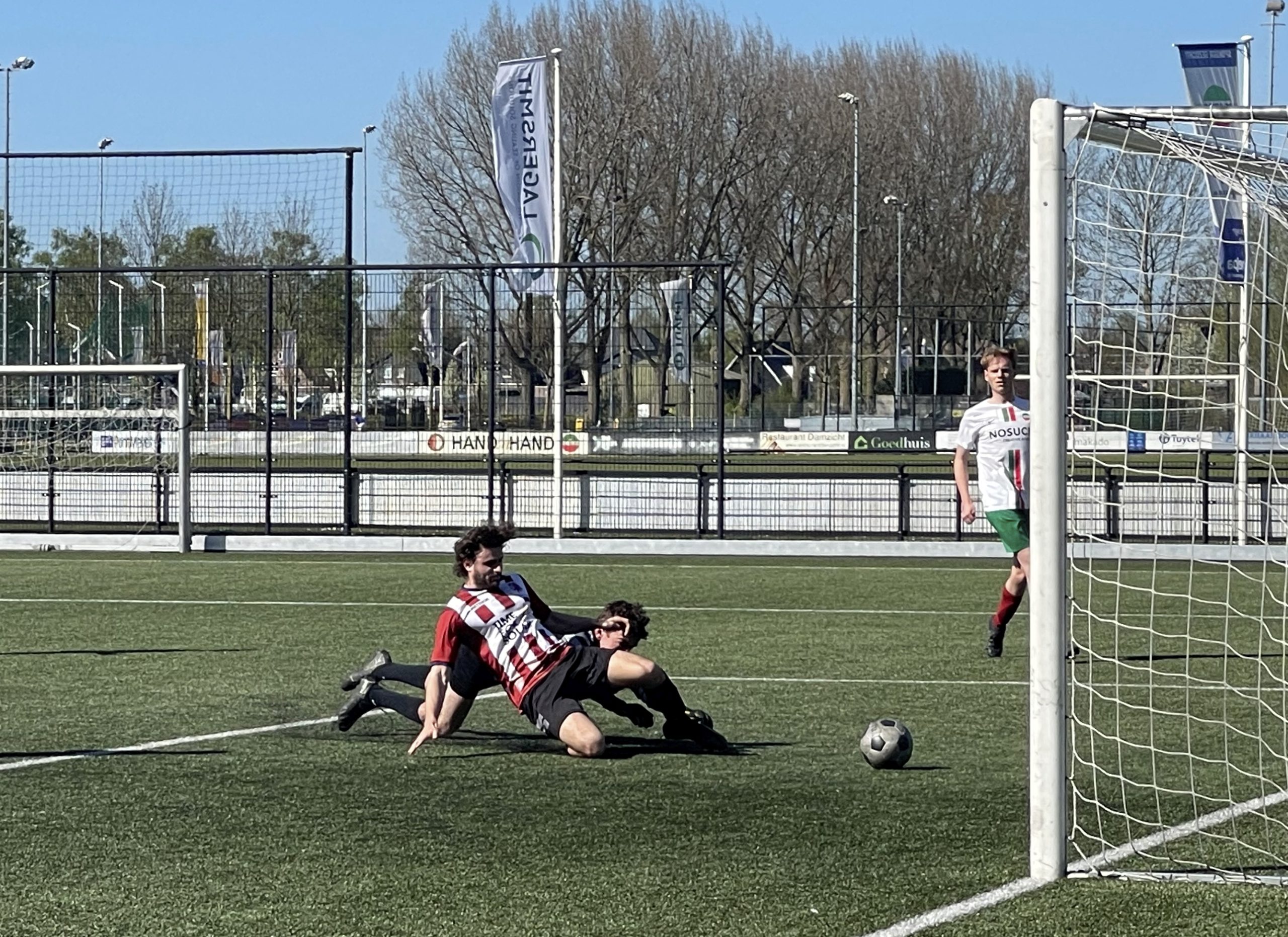 Tweede elftal maakt zevenklapper