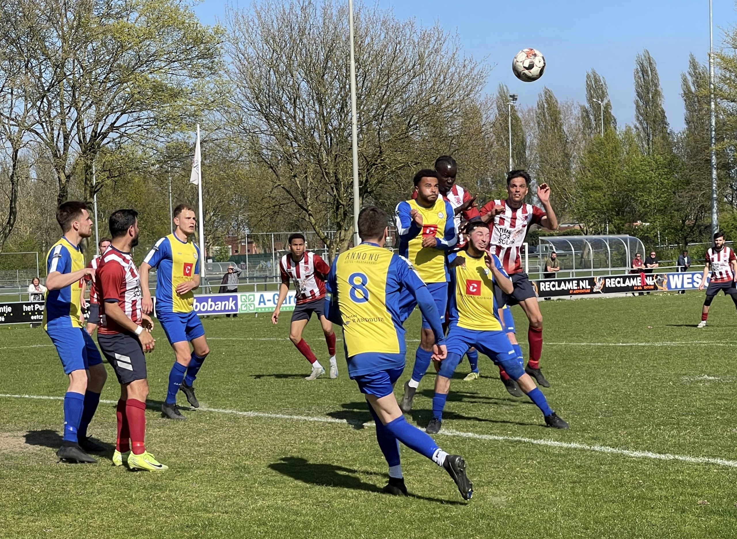 Eerste elftal dicht bij handhaving