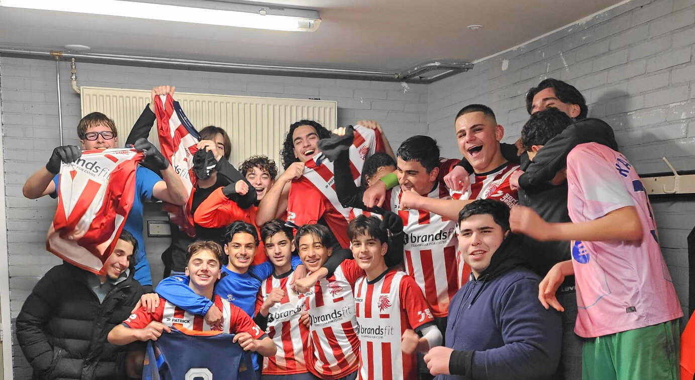 Jo17-1 stunt in de Rijnmond Cup