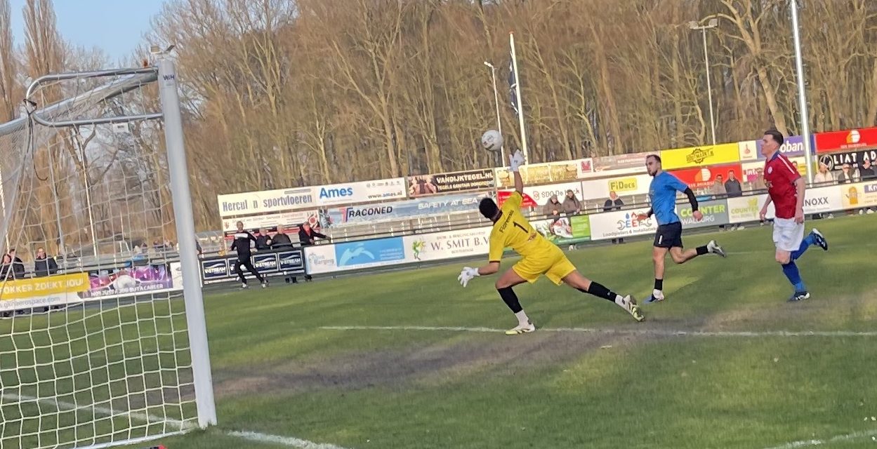 Twee keer rood nekt eerste elftal