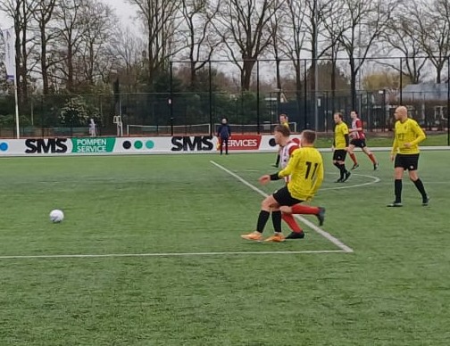 Tweede elftal struikelt weer over Halsteren