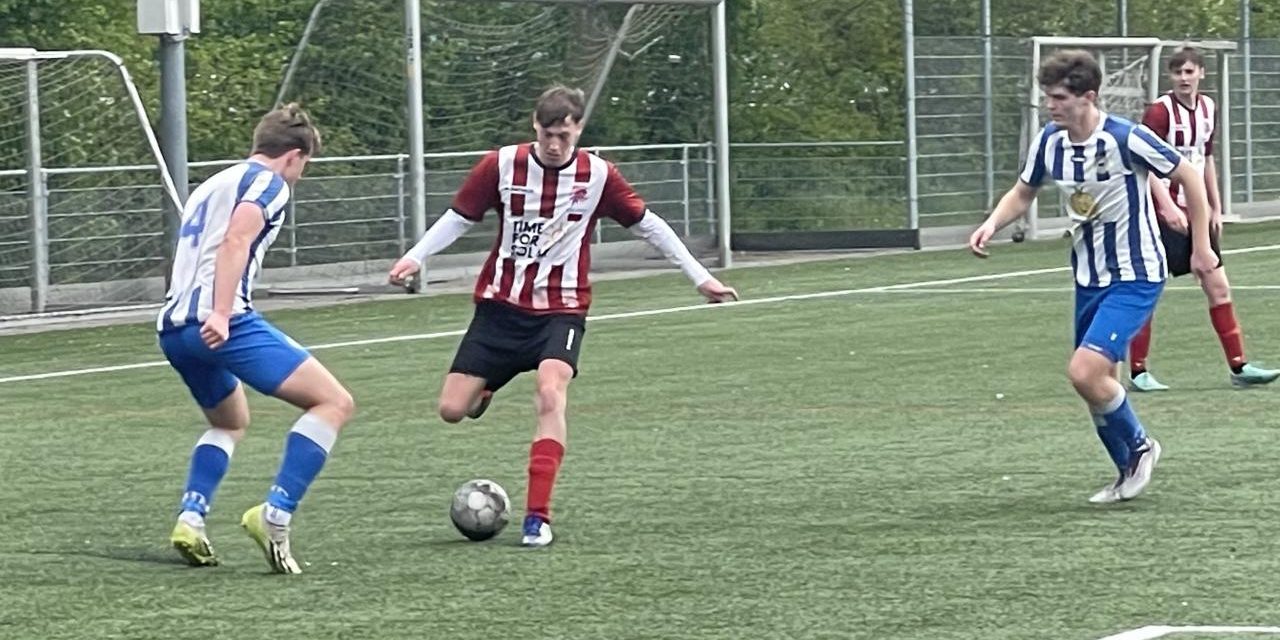 Tweede elftal klopt kampioen