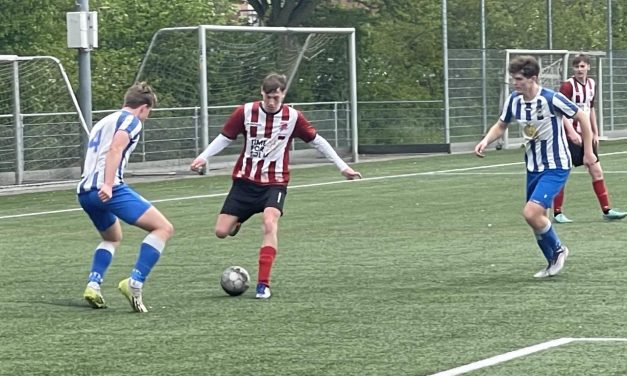 Tweede elftal klopt kampioen