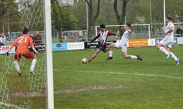 Eerste elftal grijpt laatste strohalm