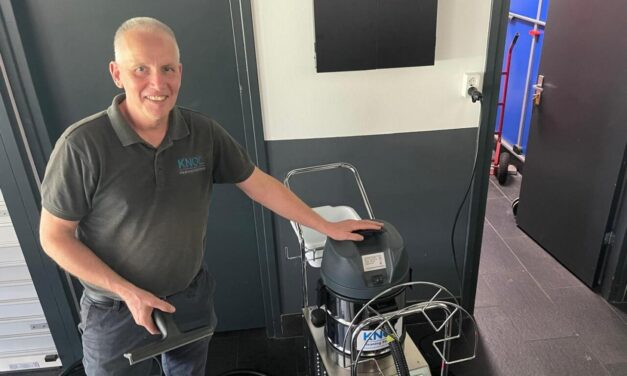 Knol Cleaning Solutions schenkt stoomreinigers